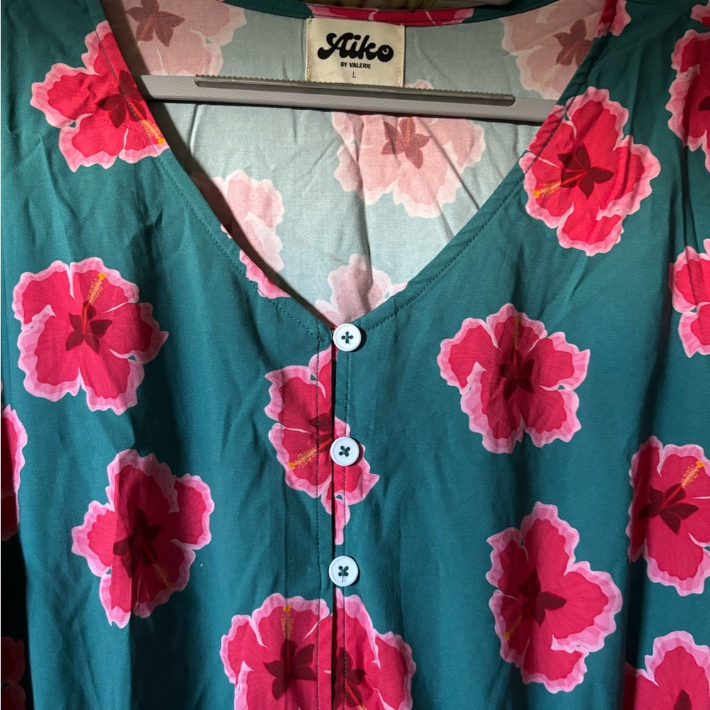 Aiko by Valerie Hibiscus Romper
New never used